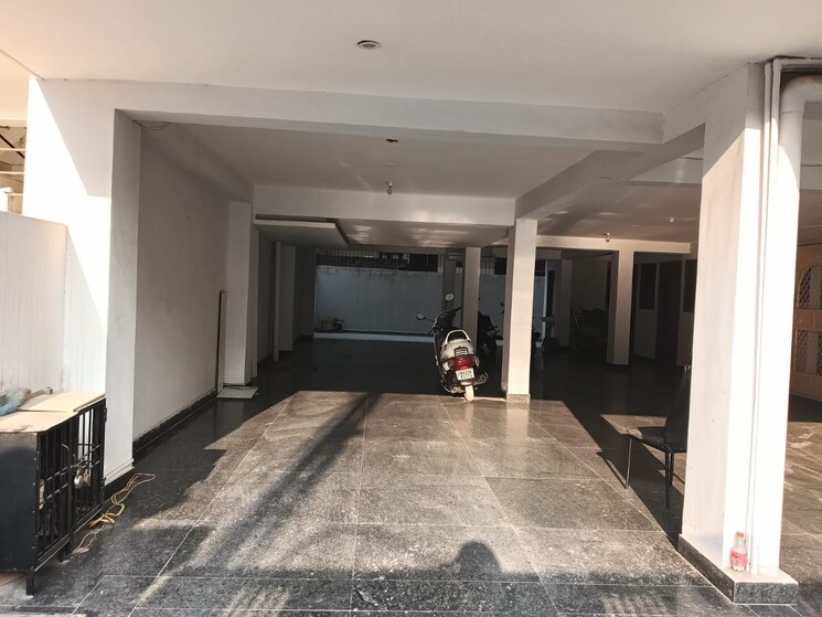  Parking, sector 46 4 Bedroom 2700 Sq.Ft. Builder Floor In Sector 46 Gurgaon 9553129