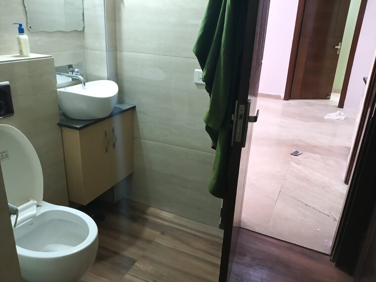 Bathroom, sector 46 4 Bedroom 2700 Sq.Ft. Builder Floor In Sector 46 Gurgaon 9553129