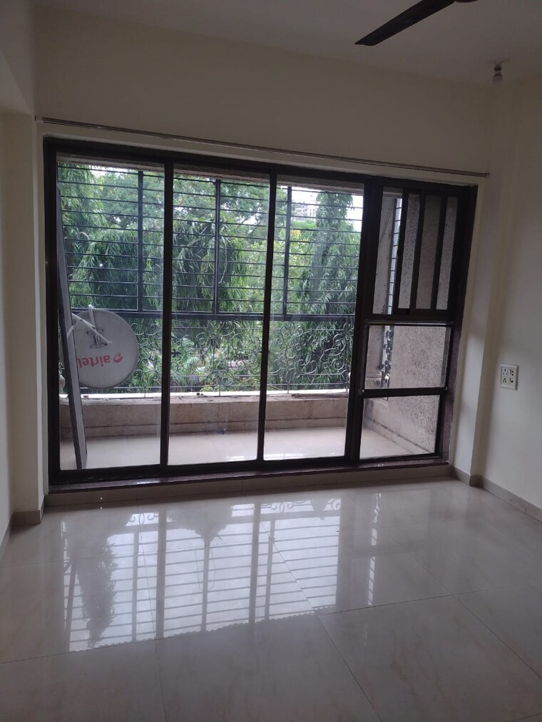 Living Room, concrete-sai-swar 3 Bedroom 1400 Sq.Ft. Apartment In Kharghar Navi Mumbai 9553302