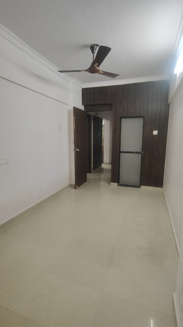 Room in 3 BHK Apartment at Raj Mandir Complex, Mira Road – for Rent