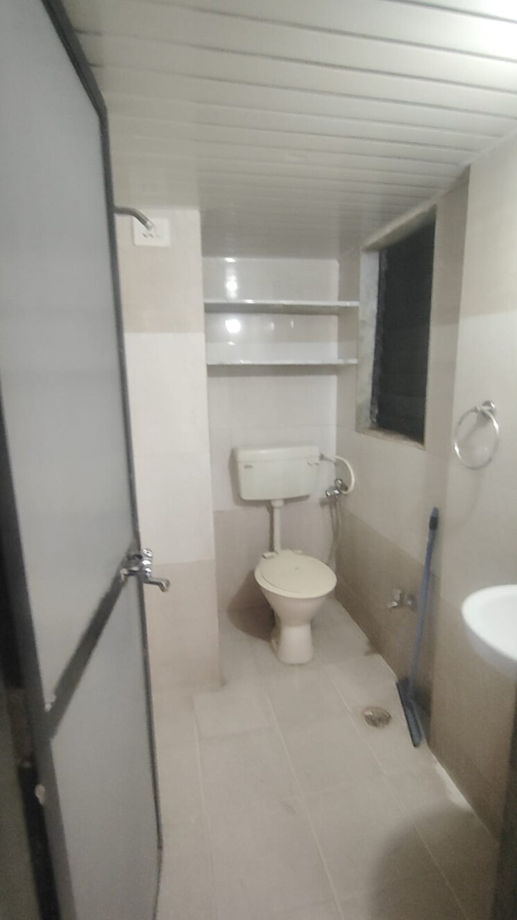 Bathroom, raj-mandir-complex 3 Bedroom 1100 Sq.Ft. Apartment In Mira Road Thane 9553347
