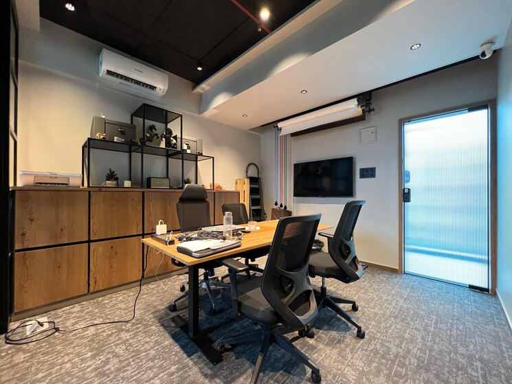 Team Area, solitaire-2 Commercial Office Space 450 Sq.Ft. In Malad West Mumbai 9553340