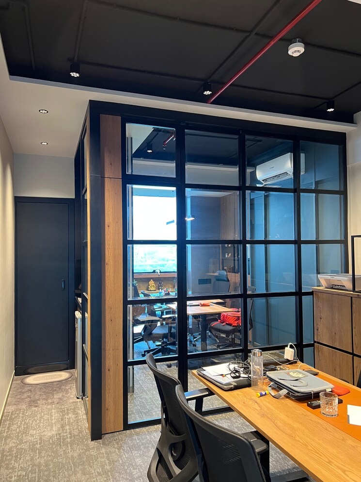 Team Area, solitaire-2 Commercial Office Space 450 Sq.Ft. In Malad West Mumbai 9553340