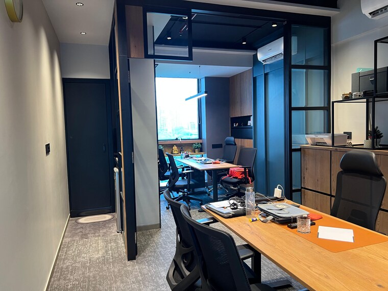 Team Area, solitaire-2 Commercial Office Space 450 Sq.Ft. In Malad West Mumbai 9553340