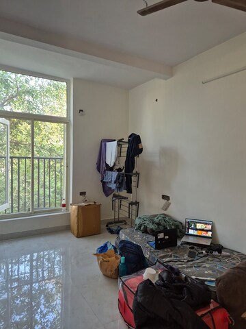 Master Bedroom in 3 BHK Apartment at Mayur Vihar 1 – for Rent