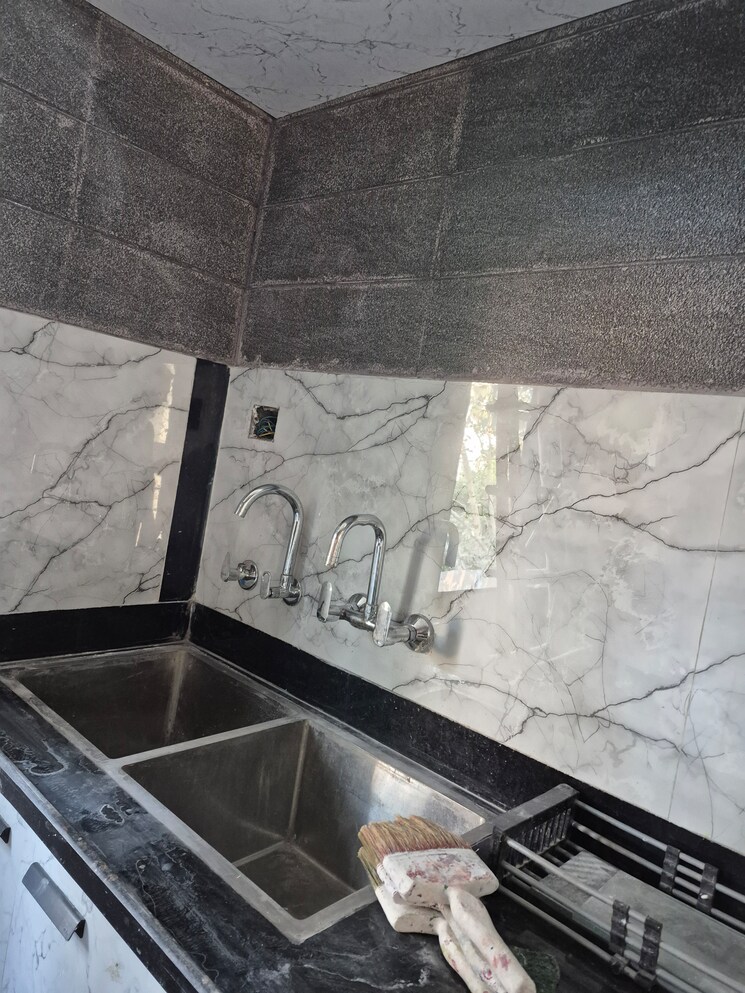 Kitchen/pantry, mayur vihar 1 3 Bedroom 1400 Sq.Ft. Apartment In Mayur Vihar 1 Delhi 9553391