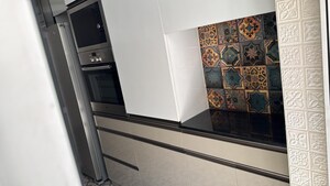 Balcony in 4 BHK Apartment at DLF Park Place, Sector 54 – for Rent