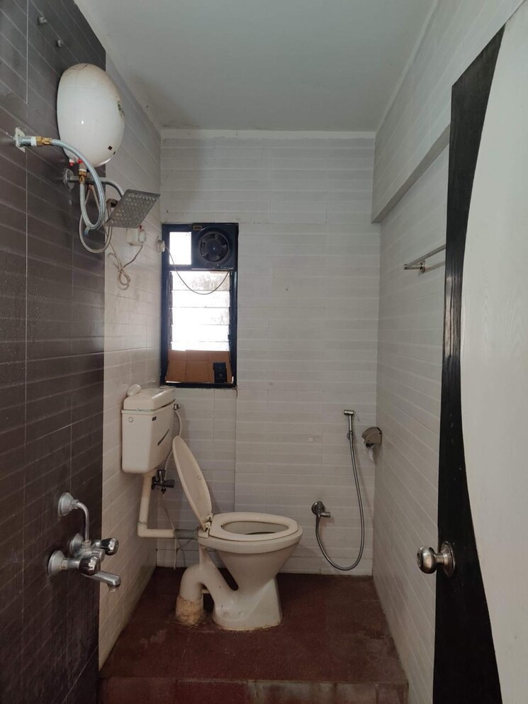 Bathroom, wakad 1 Bedroom 578 Sq.Ft. Apartment In Wakad Pune 9553406