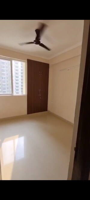 2.5 BHK Apartment For Rent in Amrapali Golf Homes, Sector 4 Greater Noida