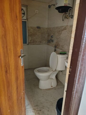 Bathroom in 2.5 BHK Apartment at Amrapali Golf Homes, Sector 4 Greater Noida – for Rent