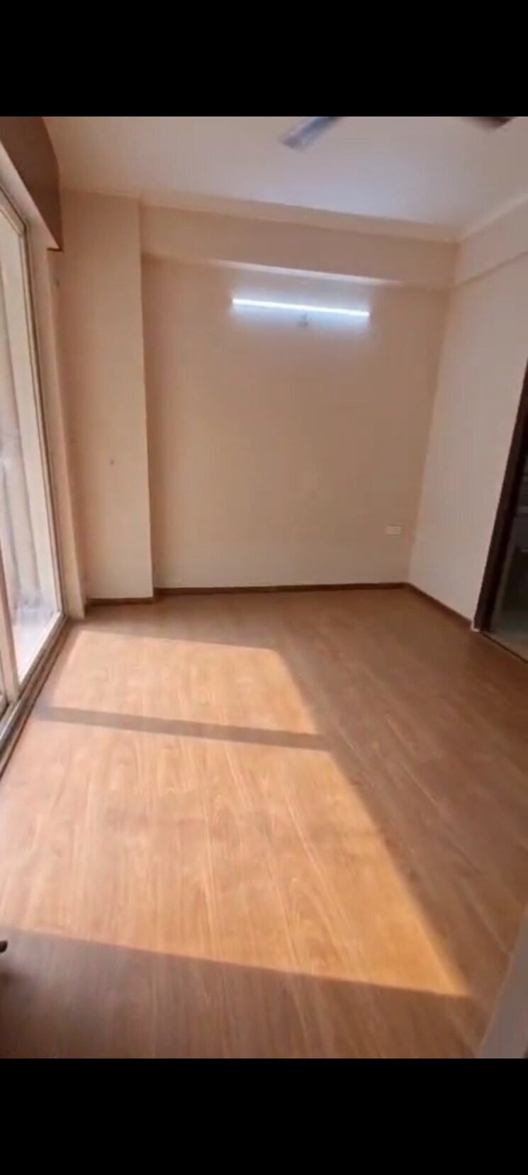 Room, amrapali-golf-homes 2.5 Bedroom 1200 Sq.Ft. Apartment In Sector 4 Greater Noida Greater Noida 9553422