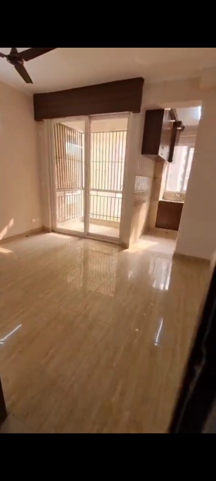 Room, amrapali-golf-homes 2.5 Bedroom 1200 Sq.Ft. Apartment In Sector 4 Greater Noida Greater Noida 9553422