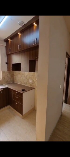 Kitchen in 2.5 BHK Apartment at Amrapali Golf Homes, Sector 4 Greater Noida – for Rent