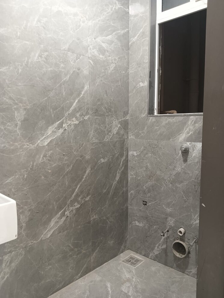 Bathroom, om-ganesh-chs 2 Bedroom 509 Sq.Ft. Apartment In Vikhroli East Mumbai 9553415