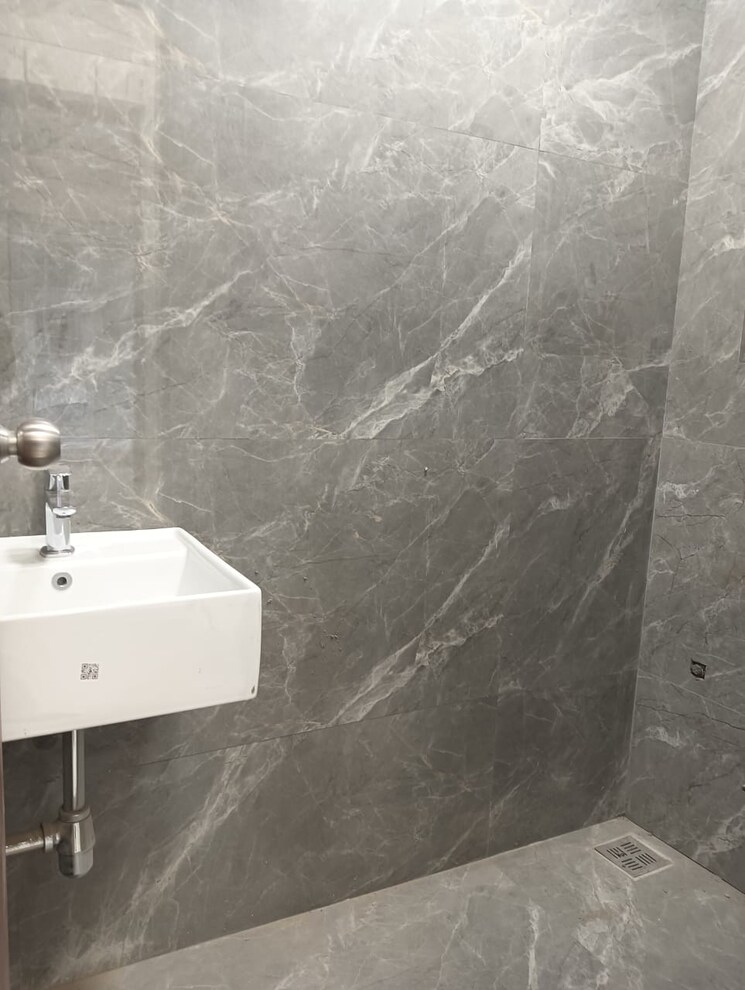 Bathroom, om-ganesh-chs 2 Bedroom 509 Sq.Ft. Apartment In Vikhroli East Mumbai 9553415