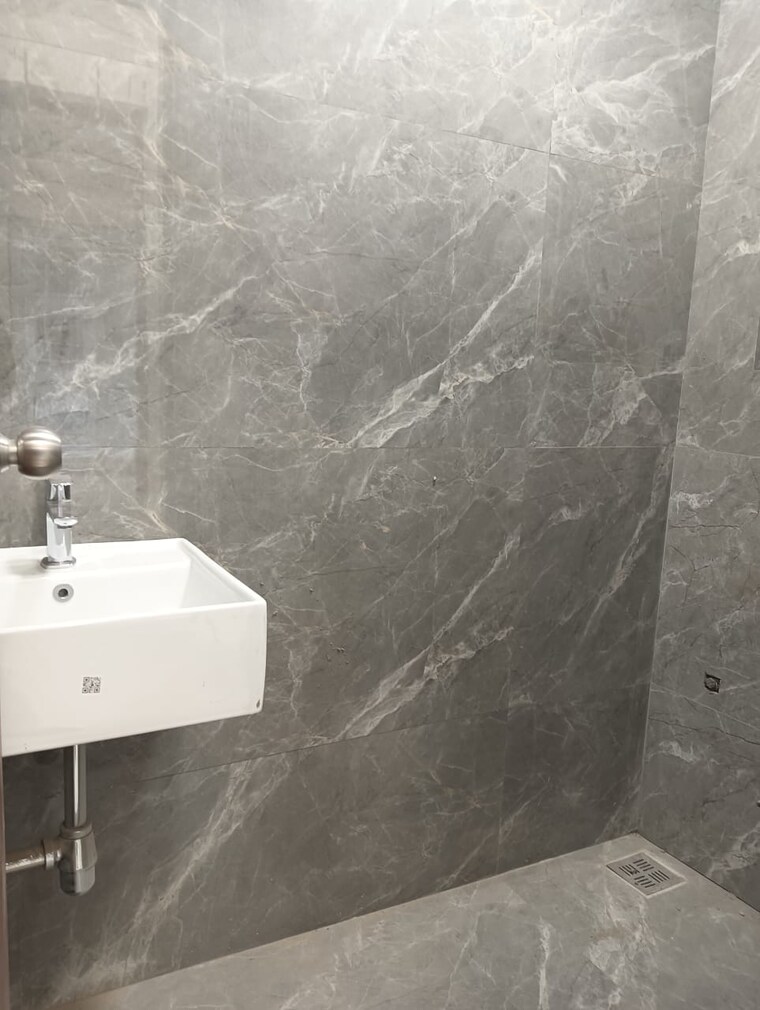 Bathroom, om-ganesh-chs 2 Bedroom 509 Sq.Ft. Apartment In Vikhroli East Mumbai 9553415