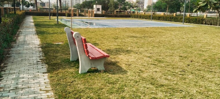 Garden, bptp-park-sentosa 3 Bedroom 180 Sq.Yd. Builder Floor In Sector 77 Faridabad 9553431