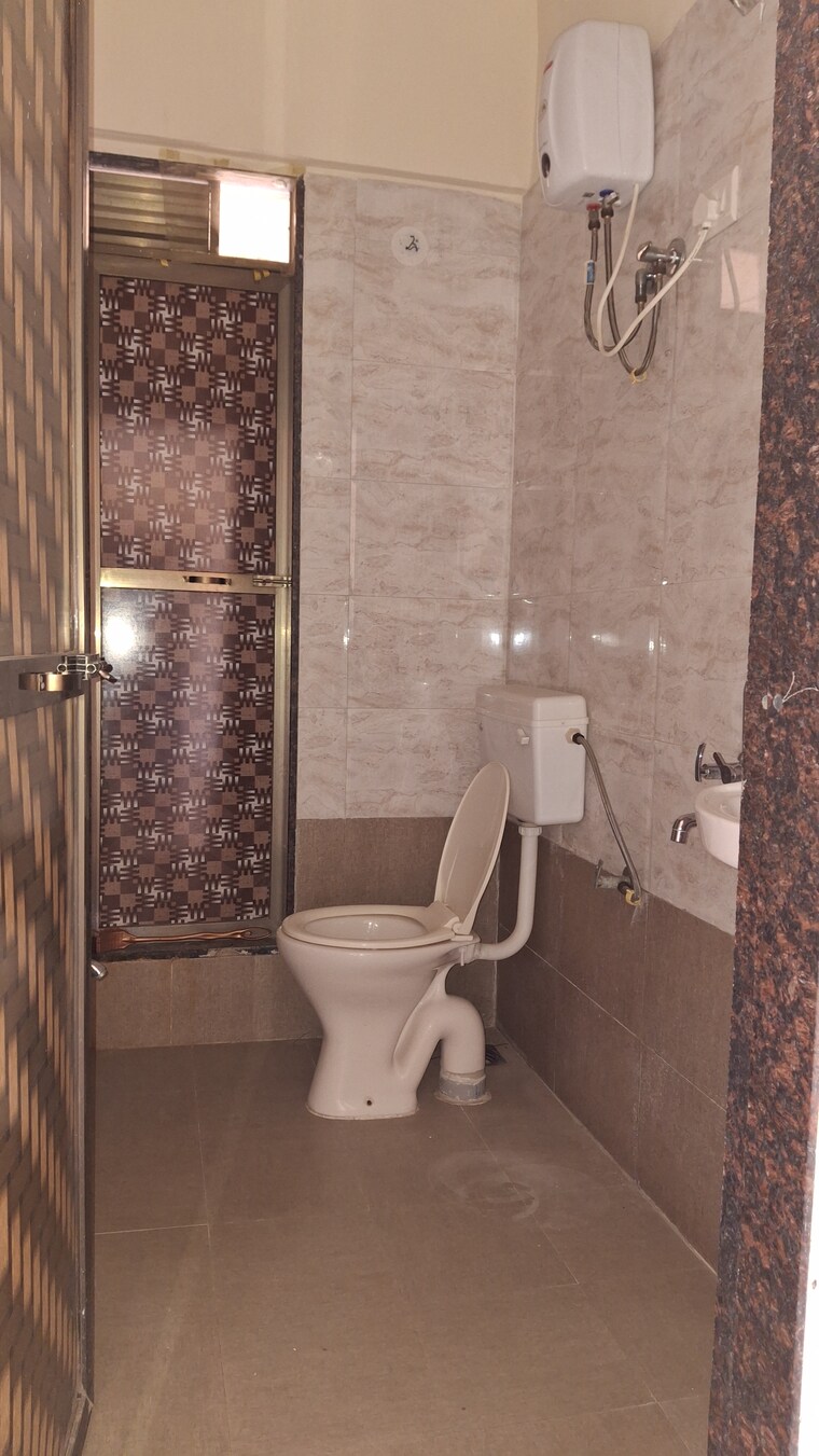 Bathroom, dream-paradise 2 Bedroom 1000 Sq.Ft. Apartment In Ulwe Sector 9 Navi Mumbai 9553460