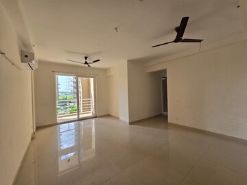 Room in 2 BHK Apartment at Paras Irene, Sector 70a – for Rent