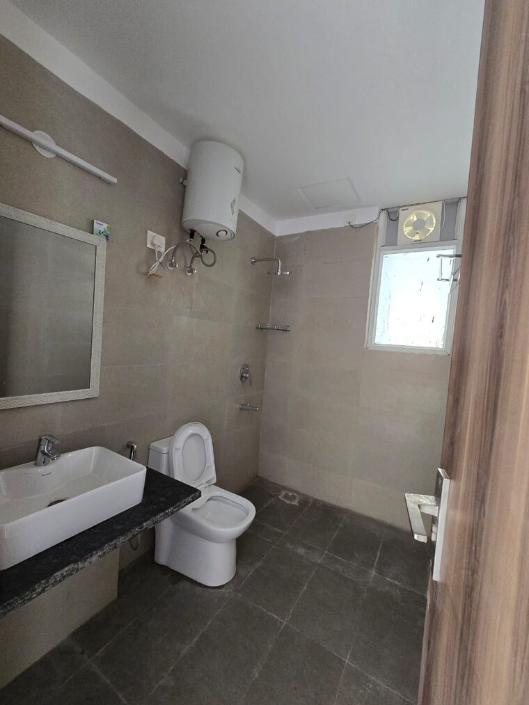 Bathroom, paras-irene 2 Bedroom 1420 Sq.Ft. Apartment In Sector 70a Gurgaon 9553503