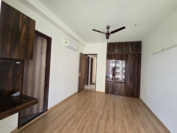 2 BHK Apartment For Rent in Paras Irene, Sector 70a