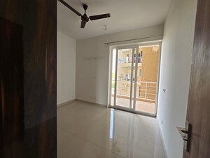 Room in 2 BHK Apartment at Paras Irene, Sector 70a – for Rent