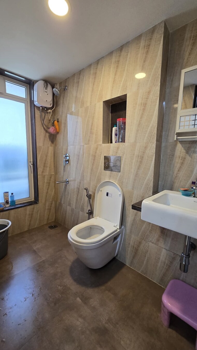 Bathroom, lodha-amara 2 Bedroom 900 Sq.Ft. Apartment In Kolshet Road Thane 9553486