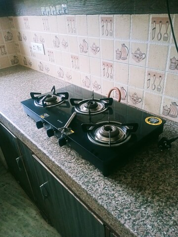 Parking in 1.5 BHK Builder Floor at Ansal Plaza Gurgaon, Palam Vihar – for Rent