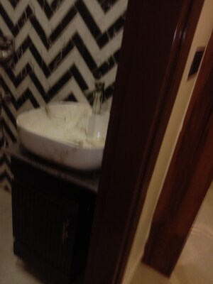 Building Lobby in 3 BHK Builder Floor at Mahavir Enclave – for Sale