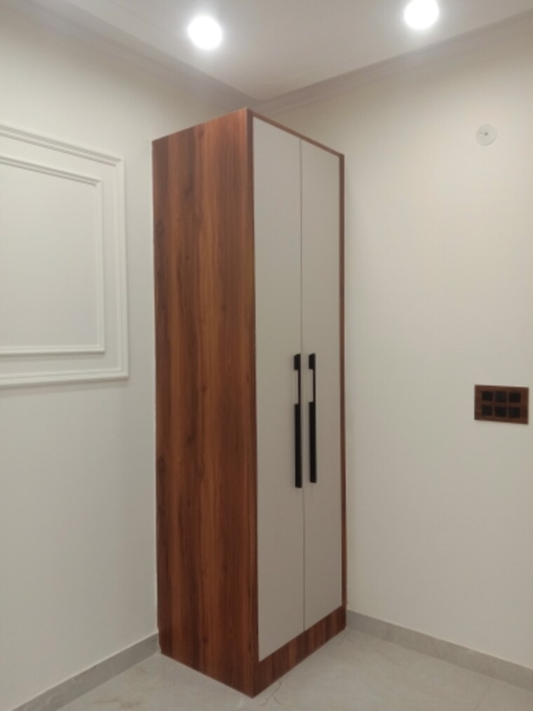 Room, mahavir enclave 3 Bedroom 999 Sq.Ft. Builder Floor In Mahavir Enclave Delhi 9553512