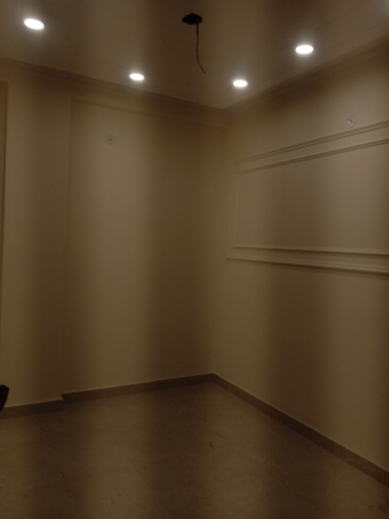 Room, mahavir enclave 3 Bedroom 999 Sq.Ft. Builder Floor In Mahavir Enclave Delhi 9553512