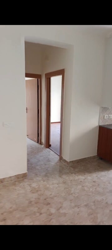 Room in 3 BHK Apartment at Amrapali Terrace Homes, Tech Zone 4 Greater Noida – for Rent