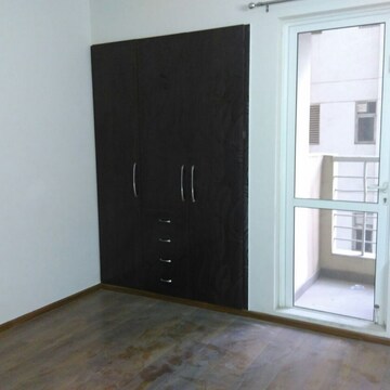 Room in 3 BHK Apartment at 3C Lotus Boulevard, Sector 100 – for Rent