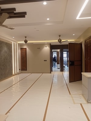 Building Lobby in 4 BHK Builder Floor at Vivek Vihar Phase 1 – for Sale