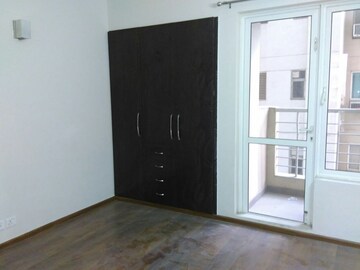 Room in 3.5 BHK Apartment at 3C Lotus Peak, Sector 100 – for Rent