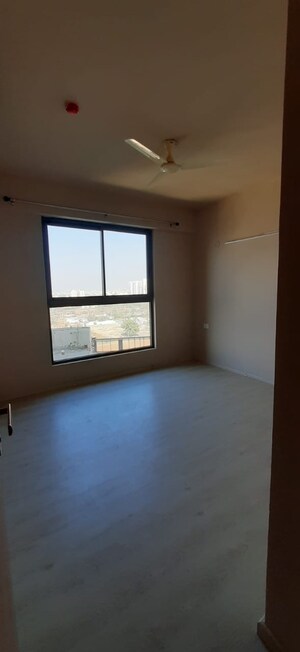 Room in 2 BHK Apartment at M3M Skywalk, Sector 74 – for Rent