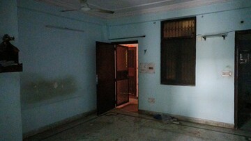 Living Room in 1 BHK Builder Floor at Vaishali Sector 5 – for Rent