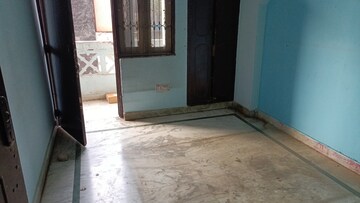 Room in 1 BHK Builder Floor at Vaishali Sector 5 – for Rent