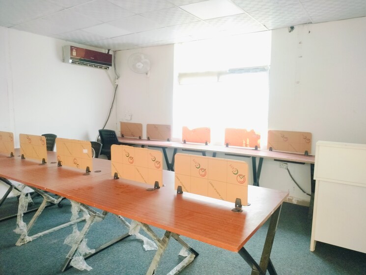 Team Area, sector 2 Commercial Office Space 1200 Sq.Ft. In Sector 2 Noida 9553673