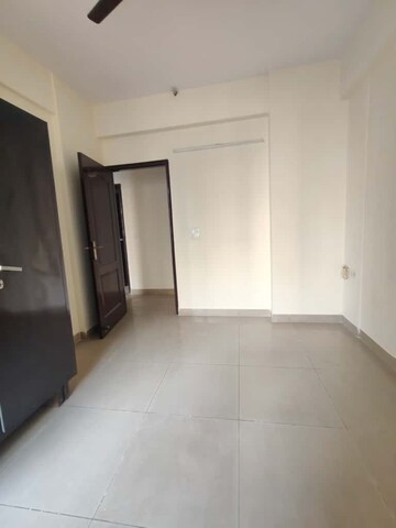 Room in 3 BHK Apartment at Exotica Dreamville, Sector 16c Greater Noida – for Rent