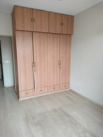 Room in 4 BHK Apartment at DLF Westend Heights, Sector 53 – for Rent