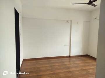 Room in 2 BHK Apartment at Kolte Patil Stargaze, Bavdhan – for Rent