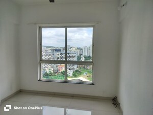 Room in 2 BHK Apartment at Kolte Patil Stargaze, Bavdhan – for Rent