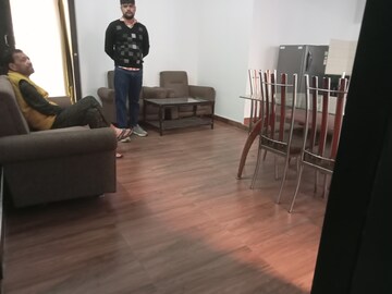 Gym in 2 BHK Builder Floor at Gomti Nagar – for Rent