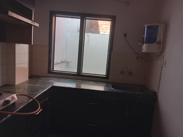 Kitchen, gomti nagar 2 Bedroom 1000 Sq.Ft. Builder Floor In Gomti Nagar Lucknow 9553686