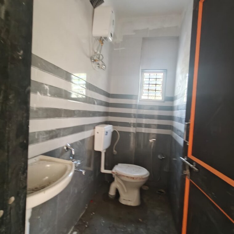 Bathroom, wadgaon sheri 1 Bedroom 450 Sq.Ft. Apartment In Wadgaon Sheri Pune 9553699