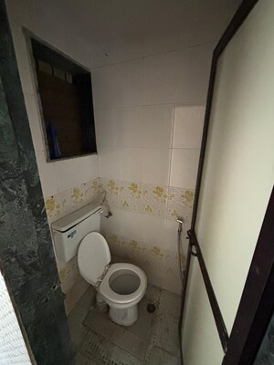 Bathroom in 1 BHK Apartment at Airoli – for Rent