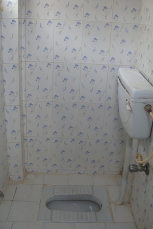 Bathroom in 1 RK Independent House at Rt Nagar – for Rent