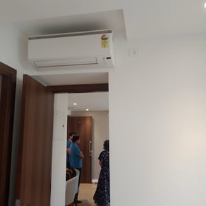 Furnished Amenities in 2 BHK Apartment at Hiranandani Highland, Powai – for Rent