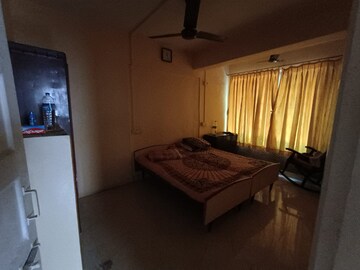 Room in 2 BHK Apartment at Vashi Sector 3 – for Sale